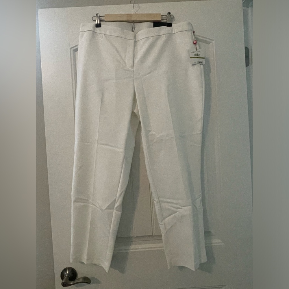 Rafaella white slim ankle pant size 14 curvy